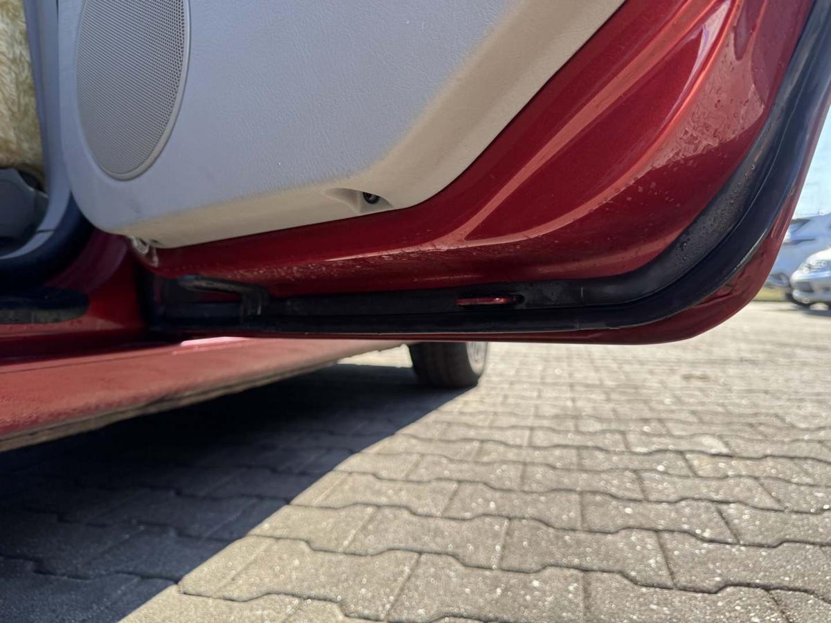 VW Golf 4 original T&uuml;r hinten rechts LC3K Canyonred Flie&szlig;heck Rohbau Bj.2000